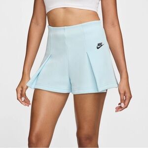 NIKE WOMEN’S TECH FLEECE High Waisted 3” Pleated Shorts Size Small